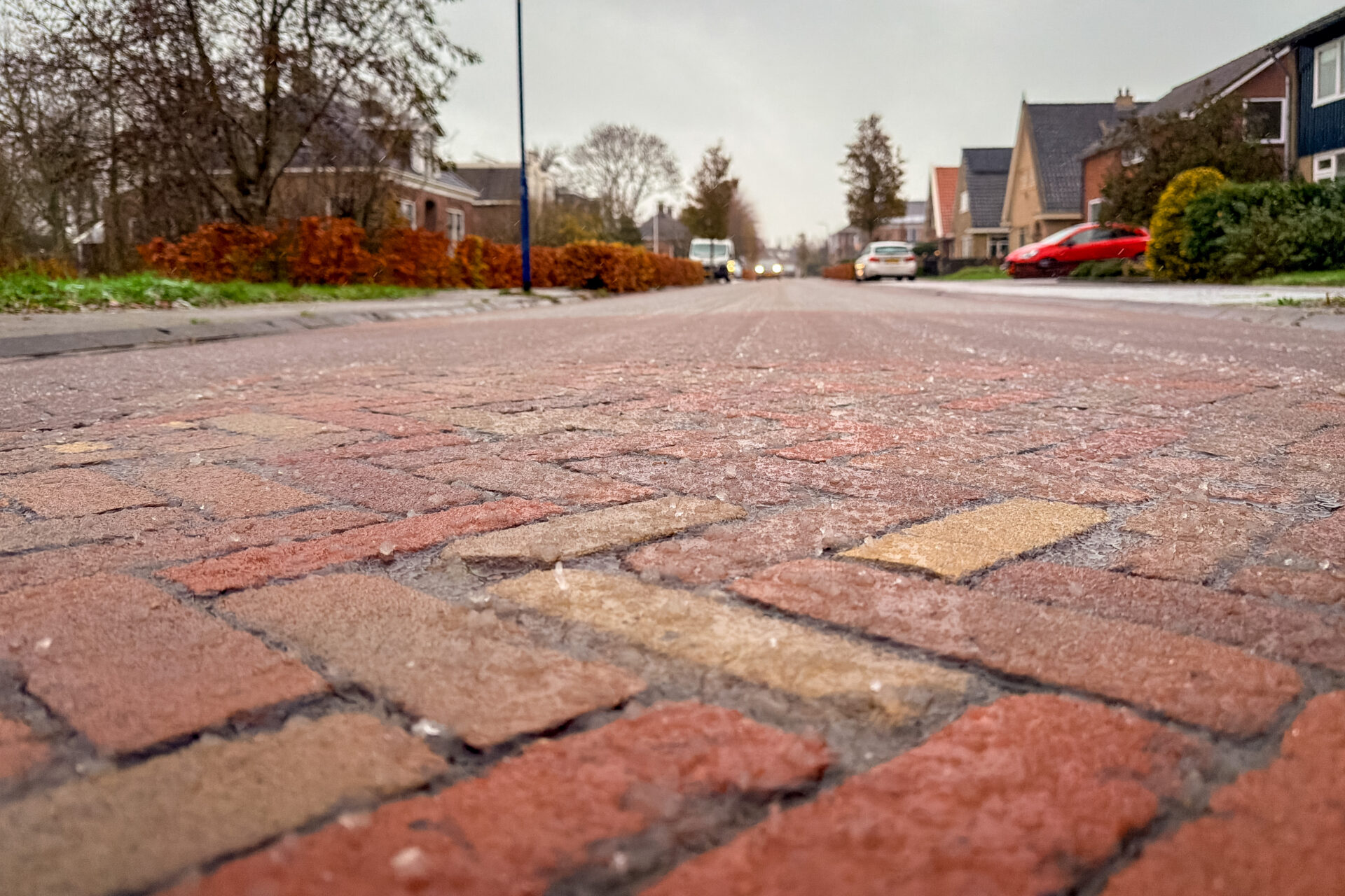 Glêdens yn Wommels troch winterske buien